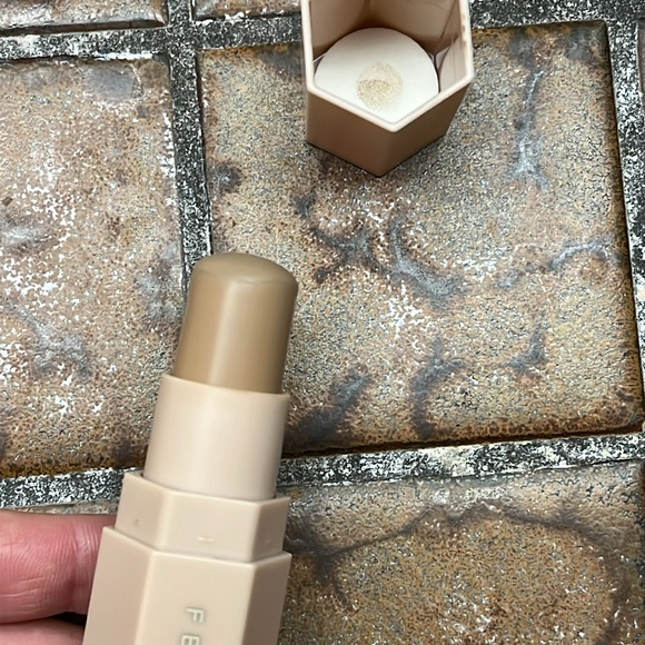 Fenty match stix - Picture 3 of 4